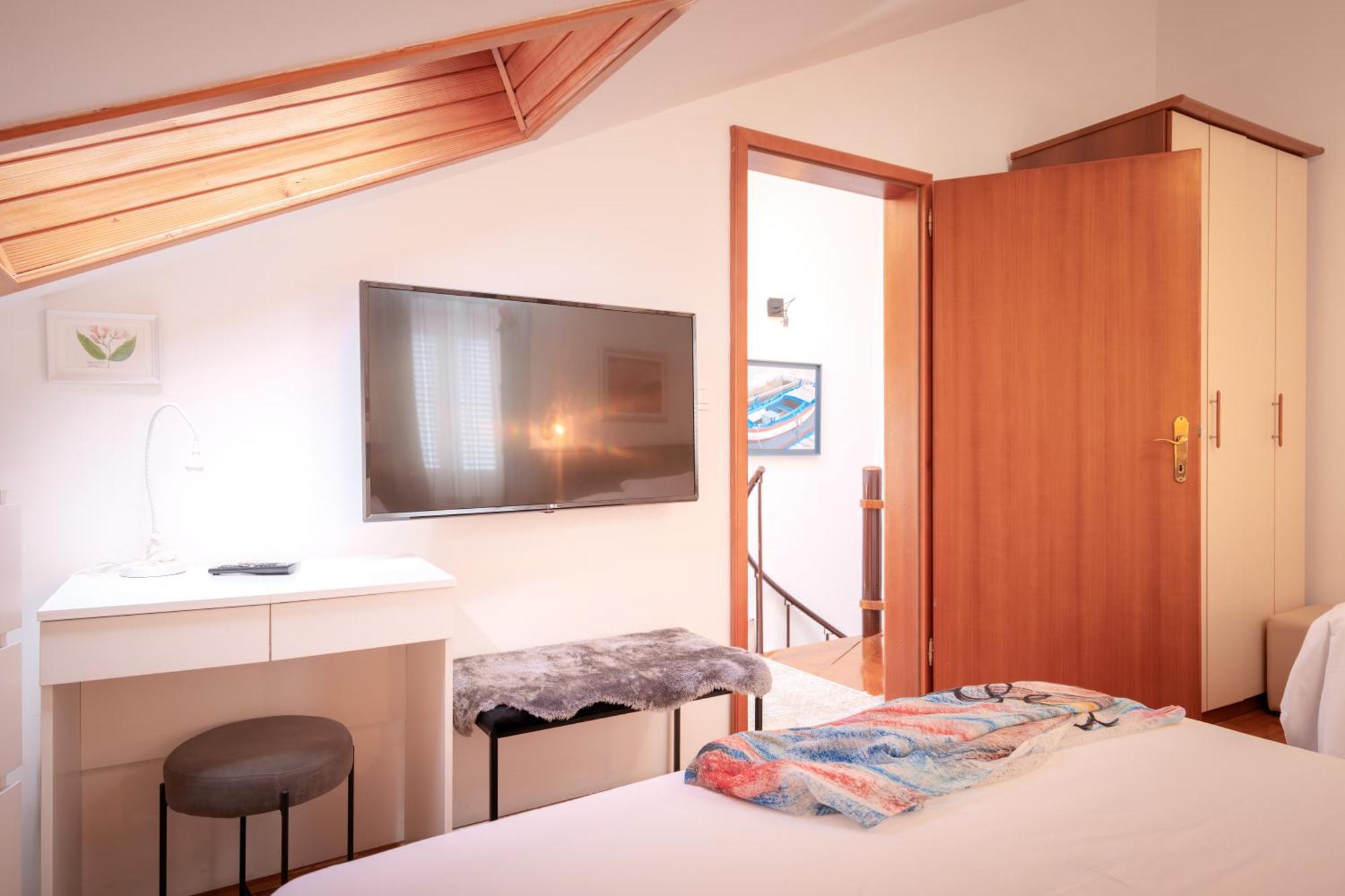 Kalina Deluxe Apartments Єлса Екстер'єр фото
