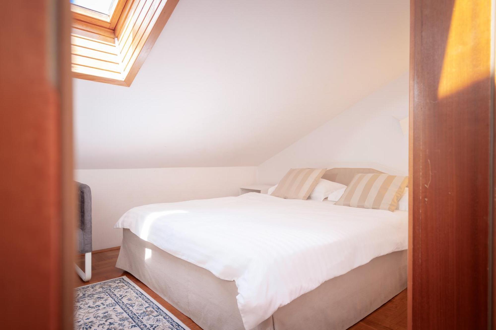Kalina Deluxe Apartments Єлса Екстер'єр фото